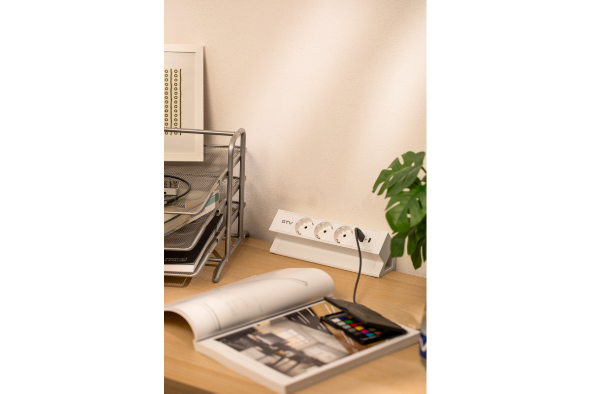 Меблева розетка BASCO, 3хSHUKO, USB A+C, кабель 1.5 м, білий