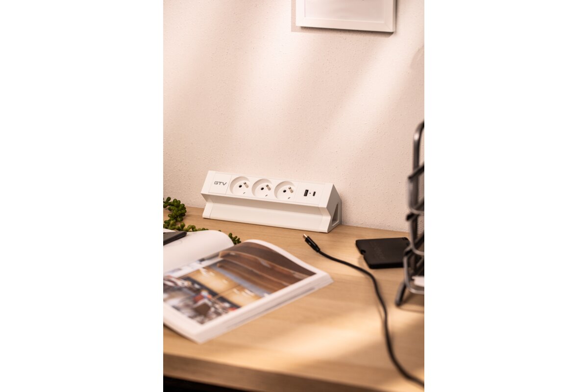Розетка для меблів Basco, 3 х розетки із заземленням, USB A+C, кабель 1,5м, білий з кріпленням
