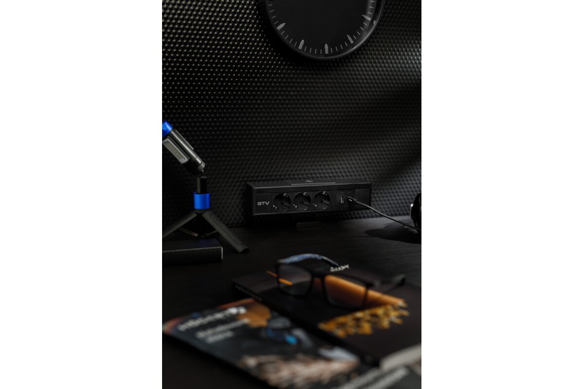 Меблева розетка NICO, 3 x Schuko розетка, USB A+C, кабель 1,5 м, чорний з кріпленнямпленням