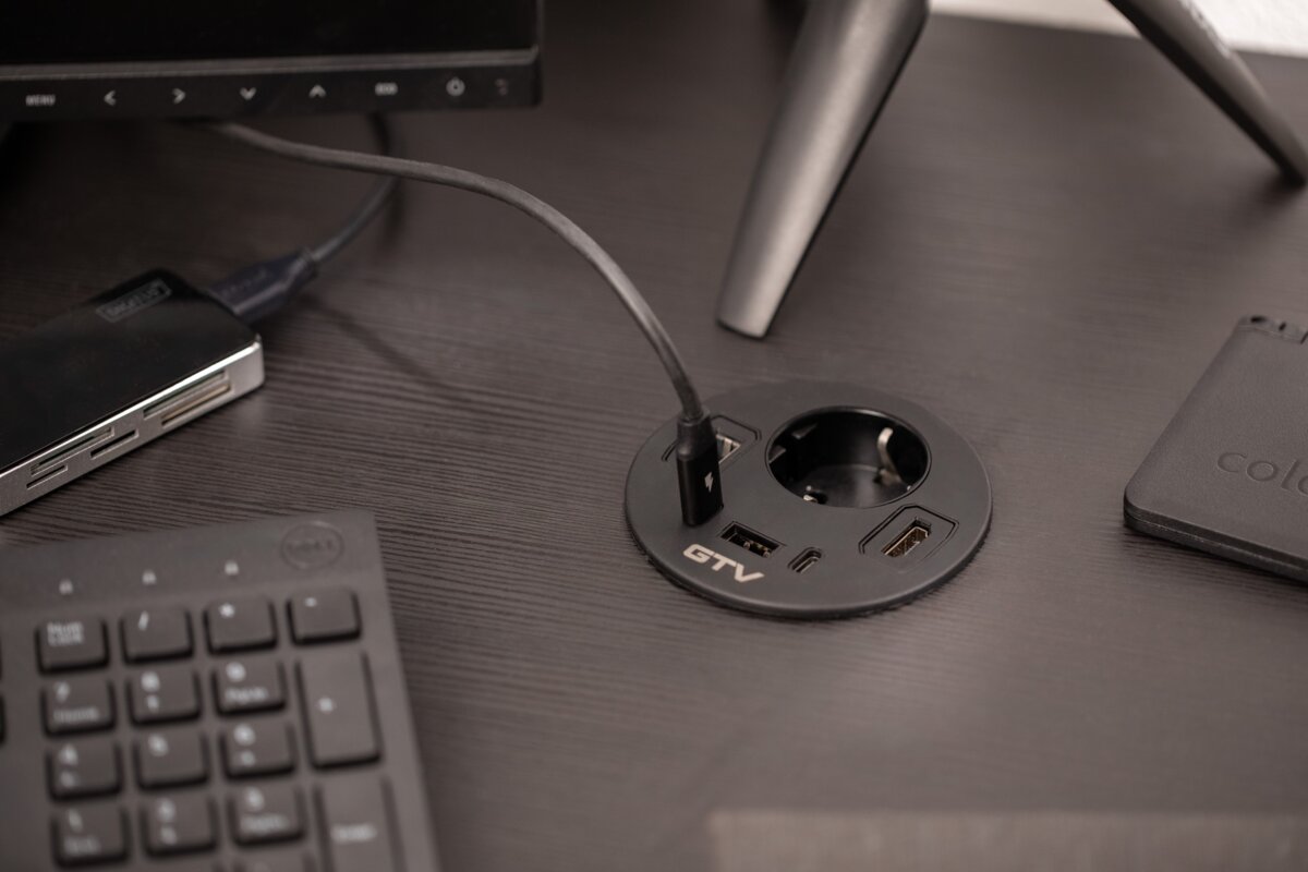 Меблева розетка RONDO, 1хSHUKO, 1xUSB-A, 2xUSB-C, HDMI, RJ45 кабель 1.5 м, чорний