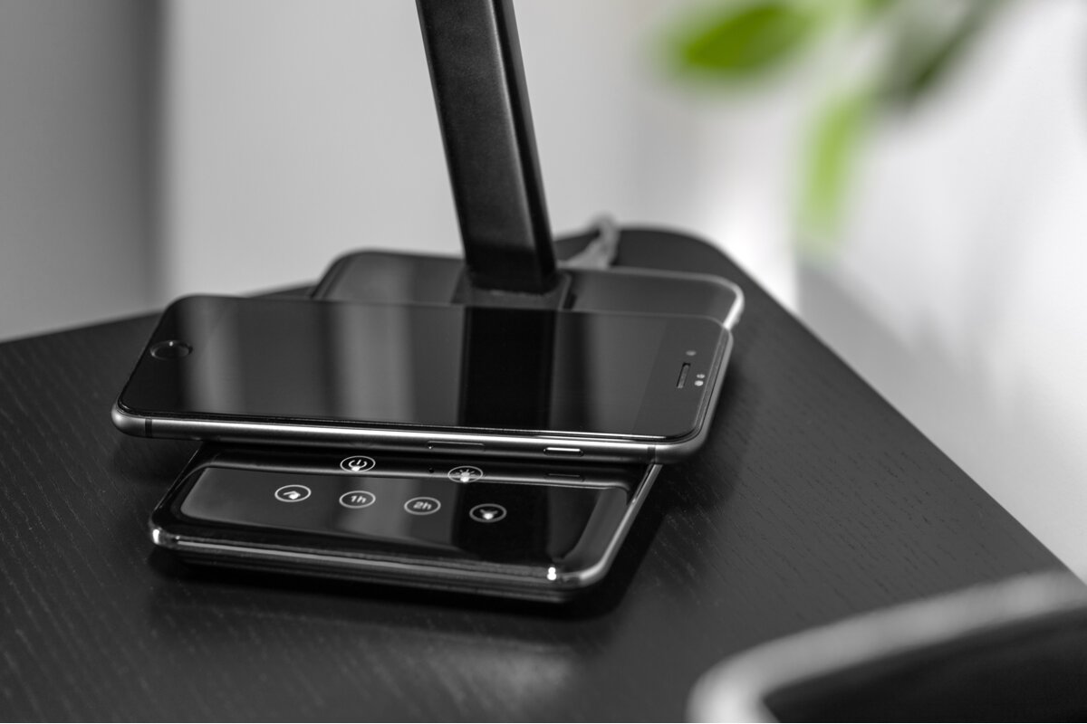 Настільна лампа Tritton,6W,340lm,AC220-240V,4-CCT, Wireless Charging,USB,PF>0,5,RA>80,Чорний