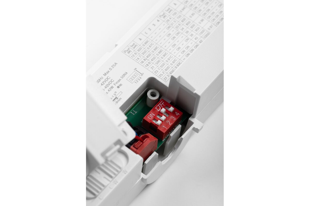 Прожектор LUMEO Track, LED, 15 Вт, 1500 лм, CCT, AC180-250V, 50°, CRI90+, білий