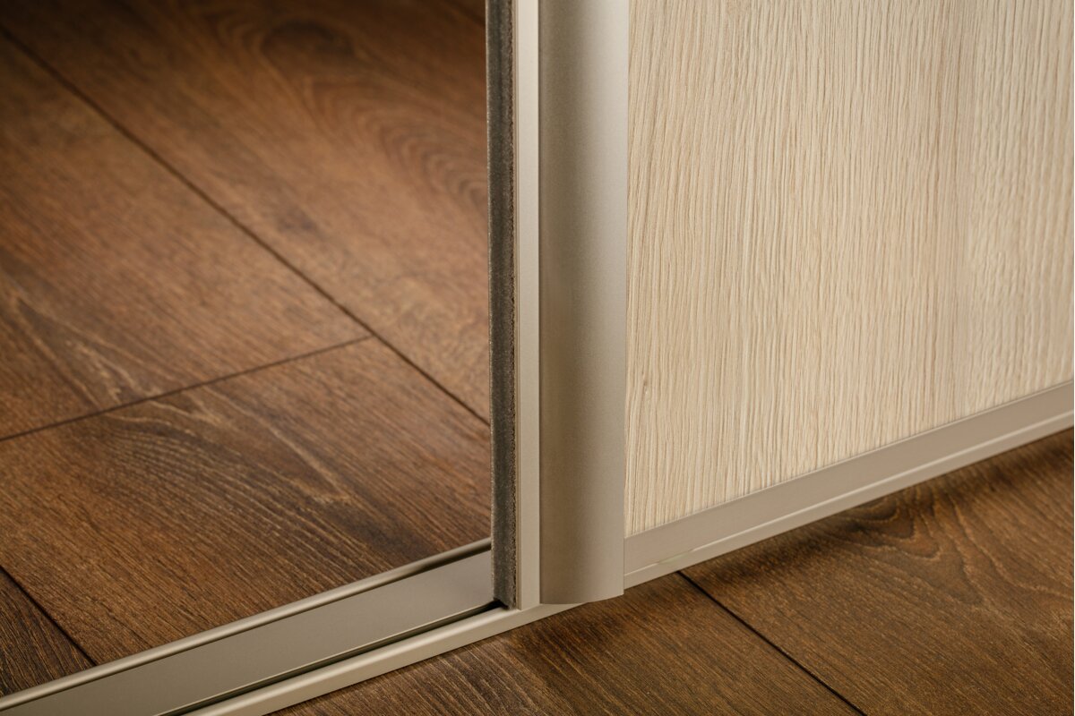 Алюмінієвий профіль нижня доріжка EVO, L=2,35м, колір champagne