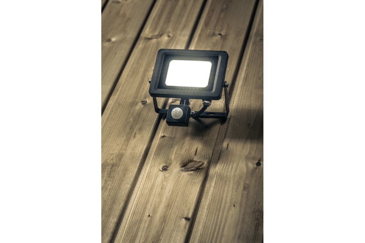 Світлодіодний прожектор iNEXT з датчиком руху, 30W, 2400lm, AC220-240V, 50/60 Hz, PF>0,9, RA>80, IP65, 12
