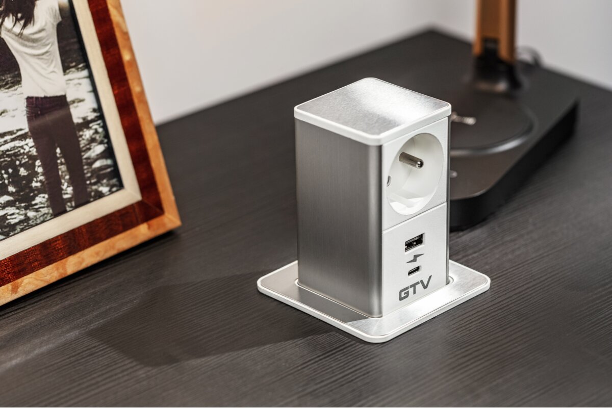 Баштова висувна меблева розетка, 1x французька розетка, 1xUSB A, 1xUSB C, кабель 1,5 м, білий, ковпачок inox